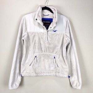 Hollister Ivory Fuzzy Half Zip Anorak Pullover